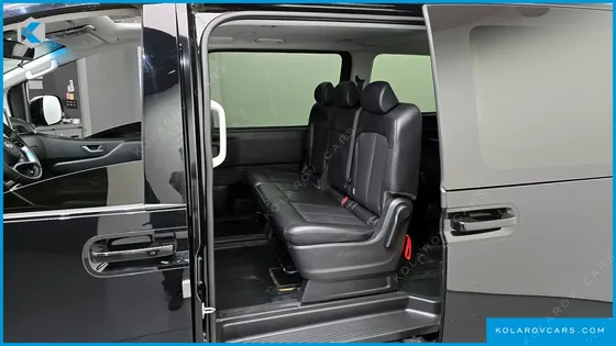 HYUNDAI STARIA 4WD TOURER 9-SEATER
