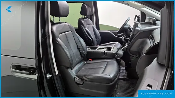 HYUNDAI STARIA 4WD TOURER 9-SEATER