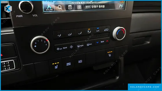 HYUNDAI STARIA 4WD TOURER 9-SEATER