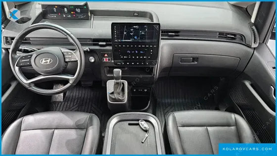 HYUNDAI STARIA L3.5 CARGO 5-SEATER