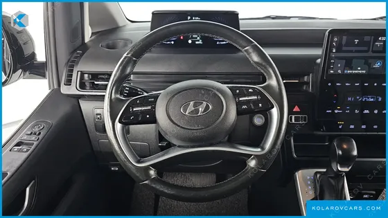 HYUNDAI STARIA TOURER 9-SEATER