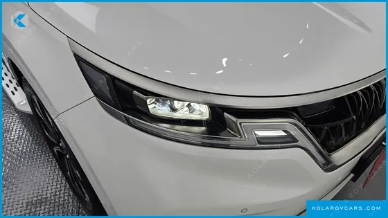 KIA CARNIVAL 7-SEATER NOBLESSE