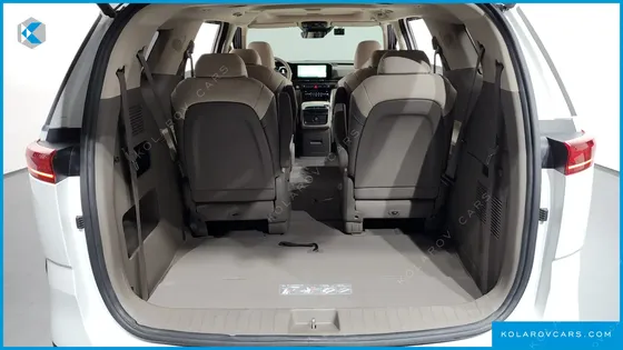 KIA CARNIVAL 9-SEATER NOBLESSE
