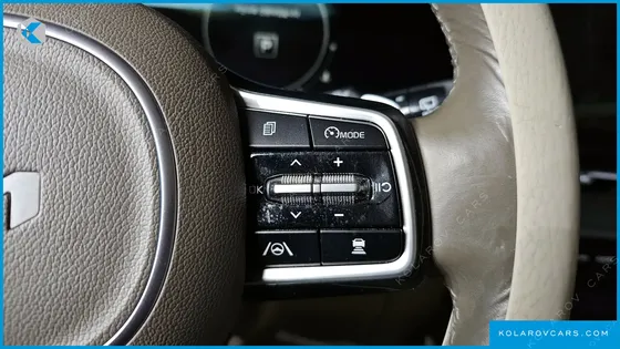 KIA CARNIVAL 7-SEATER SIGNATURE