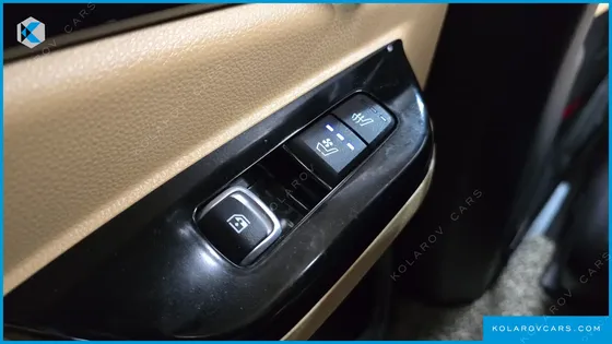 KIA CARNIVAL 7-SEATER SIGNATURE