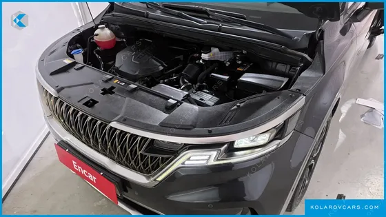 KIA CARNIVAL 7-SEATER OUTDOOR
