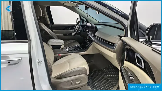 KIA CARNIVAL GASOLINE 9-SEATER HI-LIMOUSINE