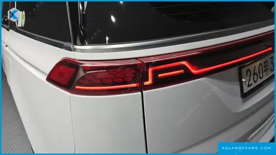 KIA CARNIVAL 7-SEATER SIGNATURE