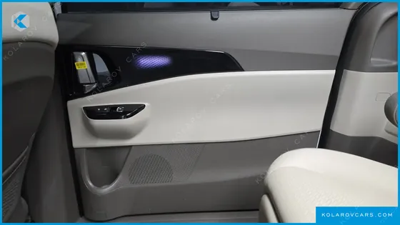 KIA CARNIVAL 7-SEATER SIGNATURE