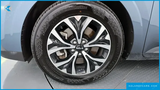 KIA CARNIVAL 9-SEATER PRESTIGE
