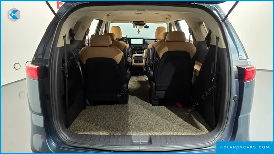 KIA CARNIVAL 9-SEATER PRESTIGE