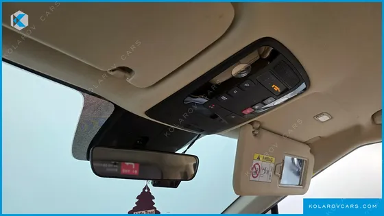 KIA CARNIVAL 9-SEATER PRESTIGE