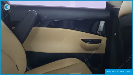 KIA CARNIVAL 9-SEATER PRESTIGE