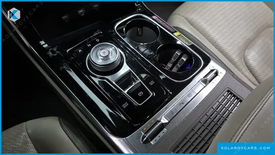 KIA CARNIVAL GASOLINE 9-SEATER HI-LIMOUSINE