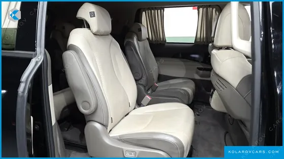 KIA CARNIVAL GASOLINE 9-SEATER HI-LIMOUSINE