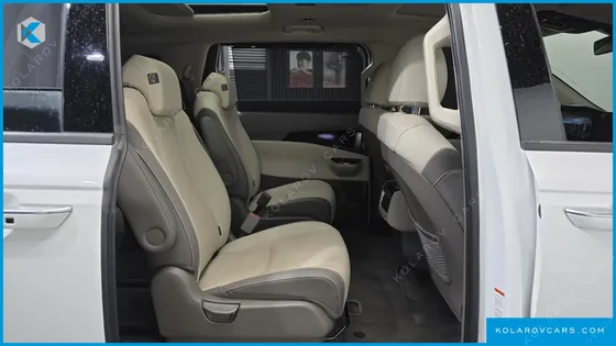 KIA CARNIVAL 9-SEATER SIGNATURE