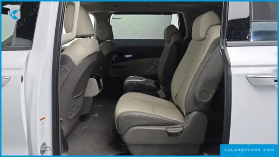 KIA CARNIVAL 9-SEATER SIGNATURE