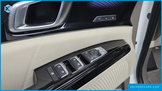 KIA CARNIVAL 9-SEATER SIGNATURE