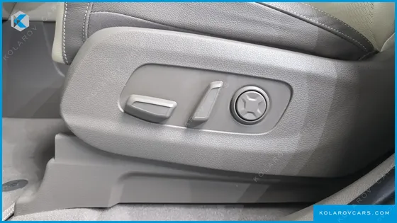 KIA CARNIVAL 9-SEATER SIGNATURE