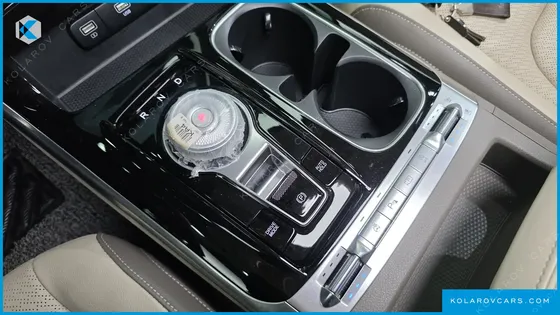 KIA CARNIVAL 7-SEATER NOBLESSE