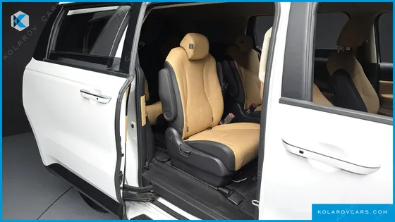 KIA CARNIVAL 9-SEATER PRESTIGE