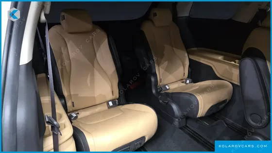 KIA CARNIVAL 9-SEATER PRESTIGE