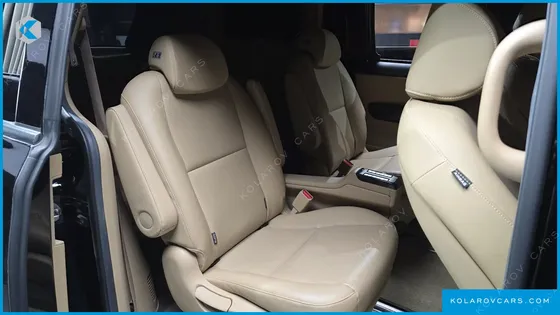 KIA CARNIVAL 9-SEATER HI-LIMOUSINE