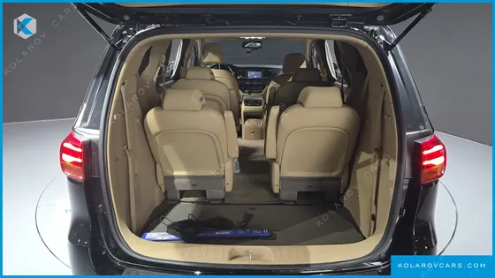 KIA CARNIVAL 9-SEATER HI-LIMOUSINE