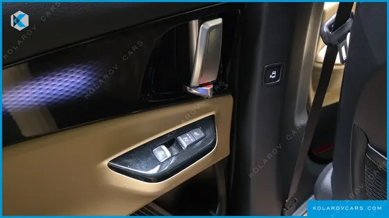 KIA CARNIVAL 7-SEATER SIGNATURE