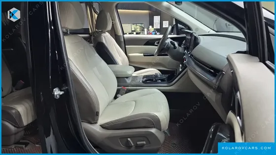KIA CARNIVAL 9-SEATER HI-LIMOUSINE