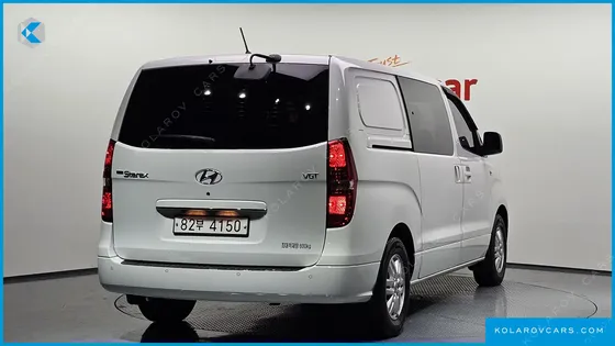 HYUNDAI STAREX VAN 5-SEATER