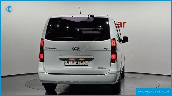 HYUNDAI STAREX VAN 5-SEATER