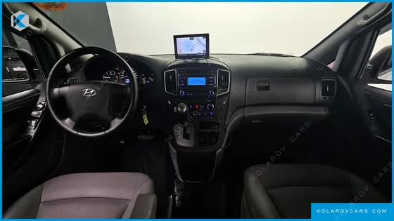 HYUNDAI STAREX VAN 5-SEATER