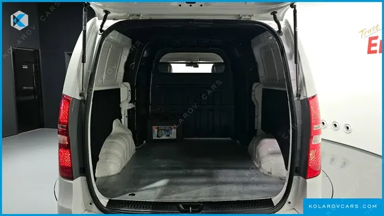 HYUNDAI STAREX VAN 5-SEATER
