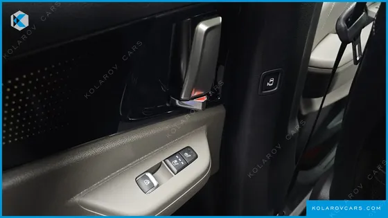 KIA CARNIVAL GASOLINE 9 SEATER X LINE
