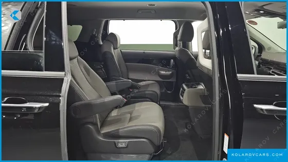KIA CARNIVAL GASOLINE 9 SEATER X LINE