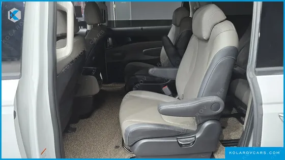 KIA CARNIVAL GASOLINE 9-SEATER SIGNATURE