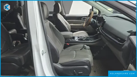 KIA CARNIVAL GASOLINE 9-SEATER SIGNATURE