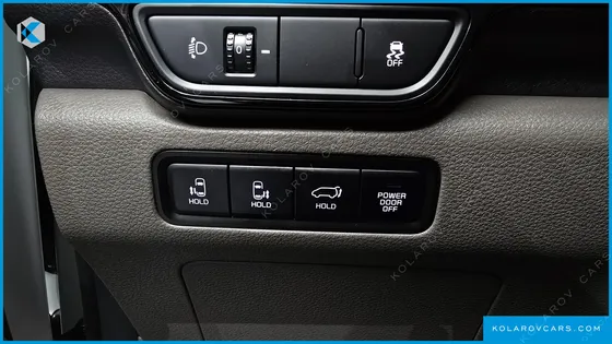 KIA CARNIVAL GASOLINE 9-SEATER SIGNATURE
