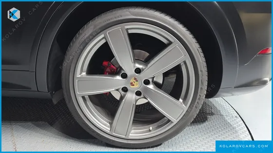 PORSCHE CAYENNE 3.0 COUPE PLATINUM EDITION