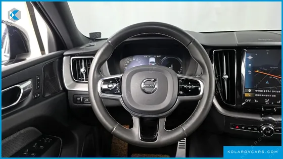 VOLVO XC60 T8 R-DESIGN