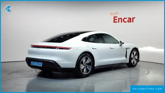 PORSCHE TAYCAN BASE
