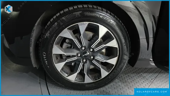KIA CARNIVAL 9-SEATER NOBLESSE