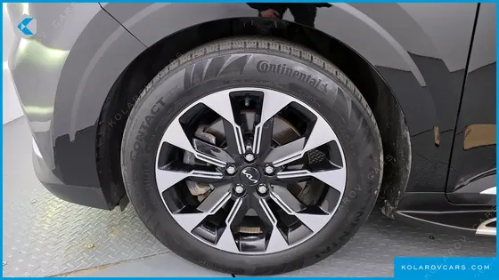 KIA CARNIVAL 9-SEATER SIGNATURE