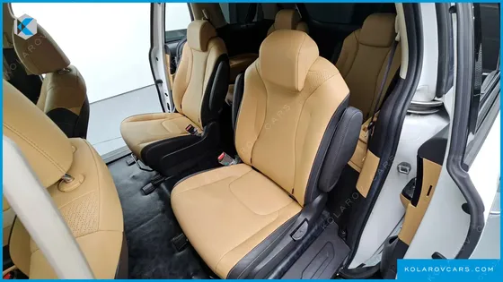 KIA CARNIVAL 9-SEATER SIGNATURE