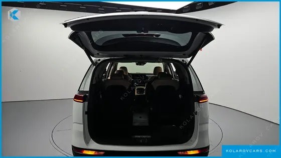 KIA CARNIVAL 9-SEATER SIGNATURE