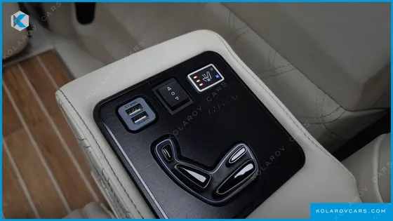 KIA CARNIVAL 9-SEATER SIGNATURE