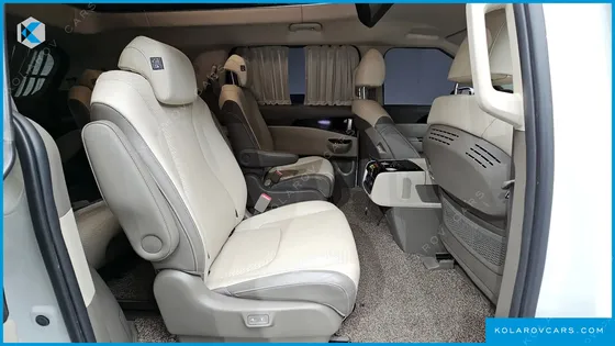 KIA CARNIVAL GASOLINE 9-SEATER HI-LIMOUSINE