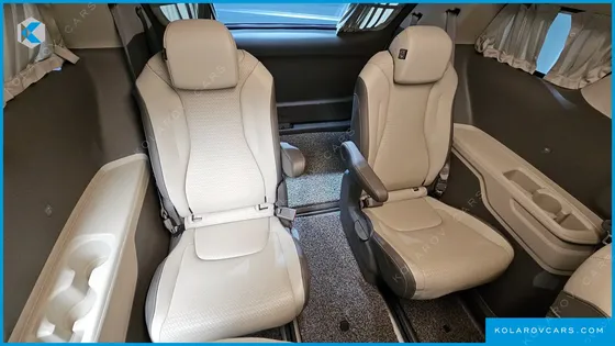 KIA CARNIVAL GASOLINE 9-SEATER HI-LIMOUSINE
