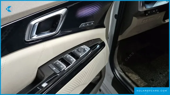 KIA CARNIVAL GASOLINE 9-SEATER HI-LIMOUSINE